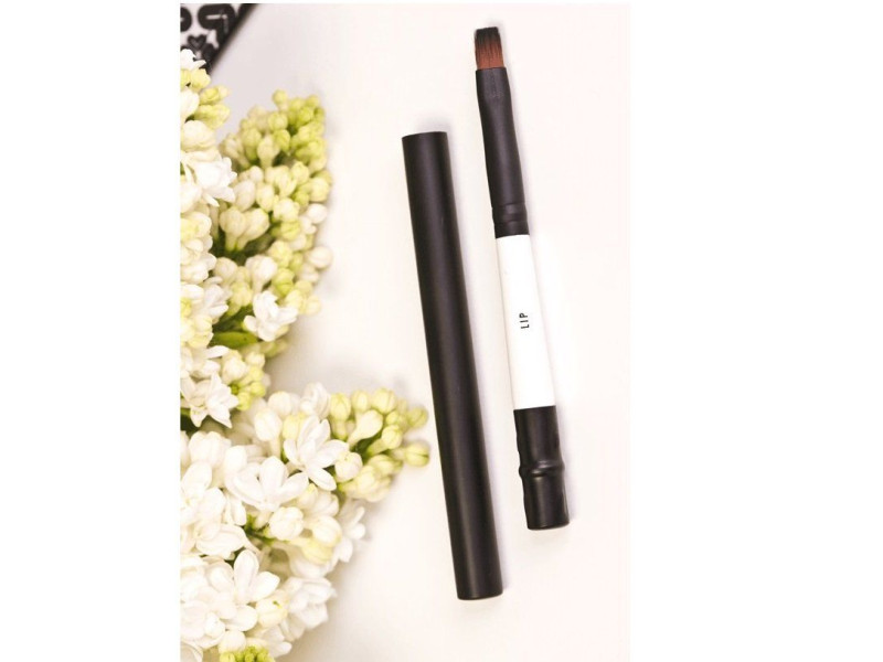 Lily Lolo Lip Brush – Vegan πινέλο χειλιών ακριβείας