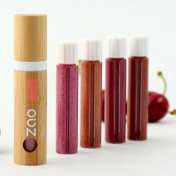 ONTS Προϊόντα Φυσικού και Βιολογικού Μακιγιάζ. Oργανικό Zao Organic Make-Up Lip Gloss. Αποκτήστε γεμάτα και πλούσια χείλη. Άνετη εφαρμογή. Εμπλουτισμένη σύνθεση με οργανικό Cocoa Butter (Βούτυρο Κακάο) ΑΝΤΑΛΛΑΚΤΙΚΟ